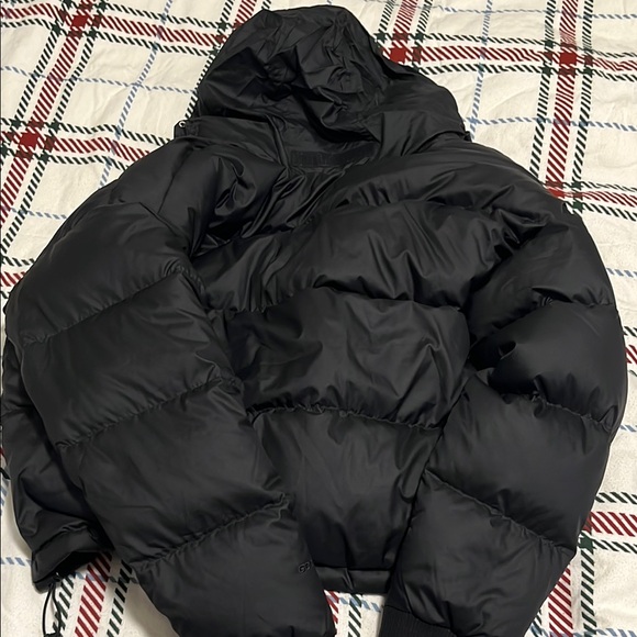 The North Face Women’s Black Puffer Jacket - Picture 3 of 7